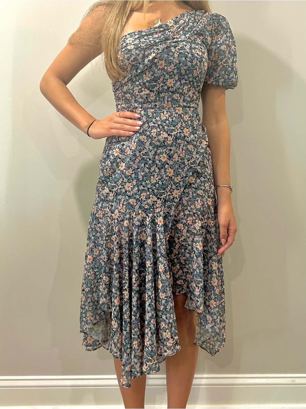 Astr the Label Asymmetrical One-Shoulder Floral Midi Dress in Blue and Pink S